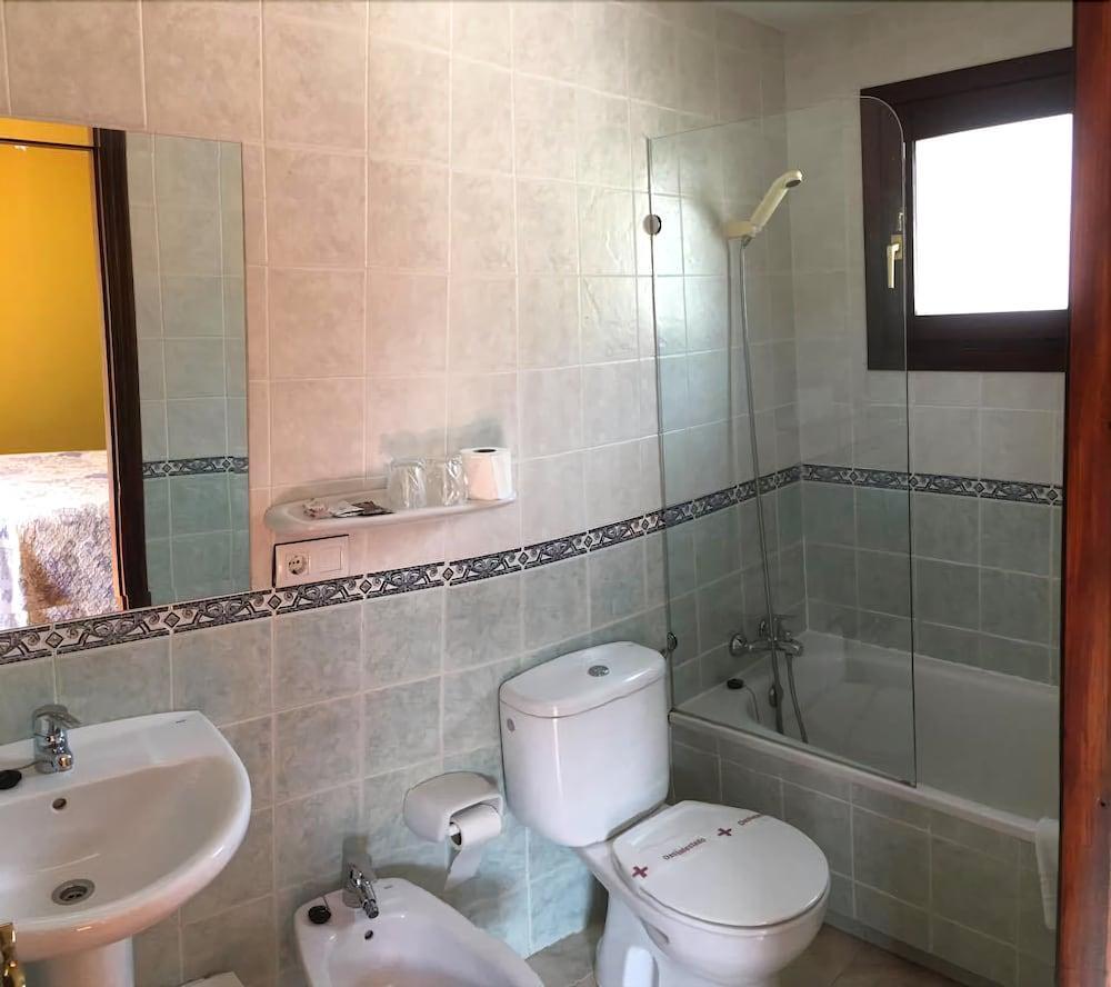 Hotel Los Angeles アレナス・デ・カブラレス エクステリア 写真